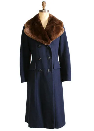 Vintage 1970s Navy Wool and Fur Collar Winter Coat